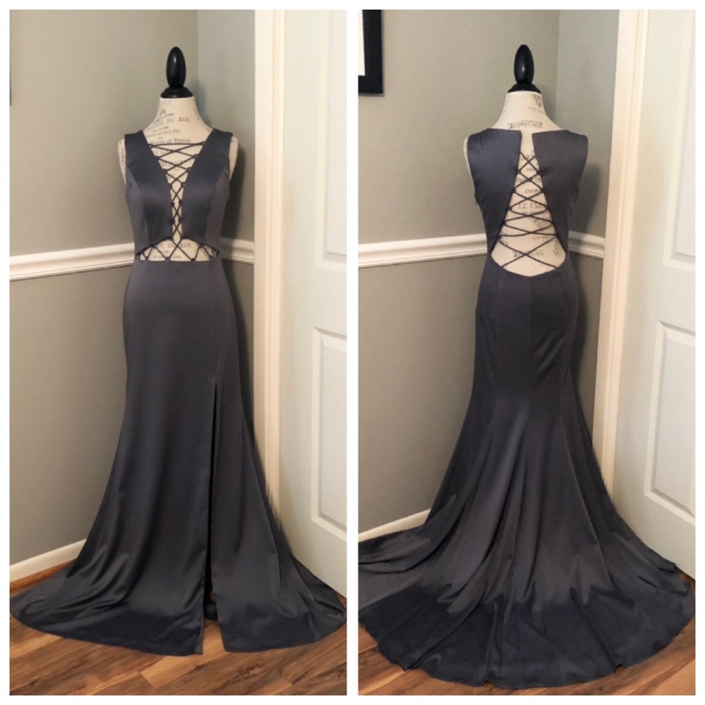 NEW JOVANI SZ 4 GREY CUT OUT LACE UP FORMAL EVENING GOWN